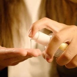 ELIXIR DE  BRILLANCE Σέρουμ Λάμψης Με Πρωτεΐνες Μεταξιού 50 ml (Thumb 3)