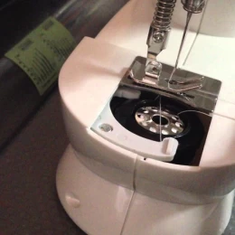 ΡΑΠΤΟΜΗΧΑΝΗ MINI SEWING MACHINE OEM 101158  (Thumb 4)