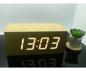 Ξύλινο επιτραπέζιο ρολόι με οθόνη Led - Θερμόμετρο - Ξυπνητήρι - Ημερολόγιο ανάβει αυτόματα όταν ανιχνεύσει ήχο OEM